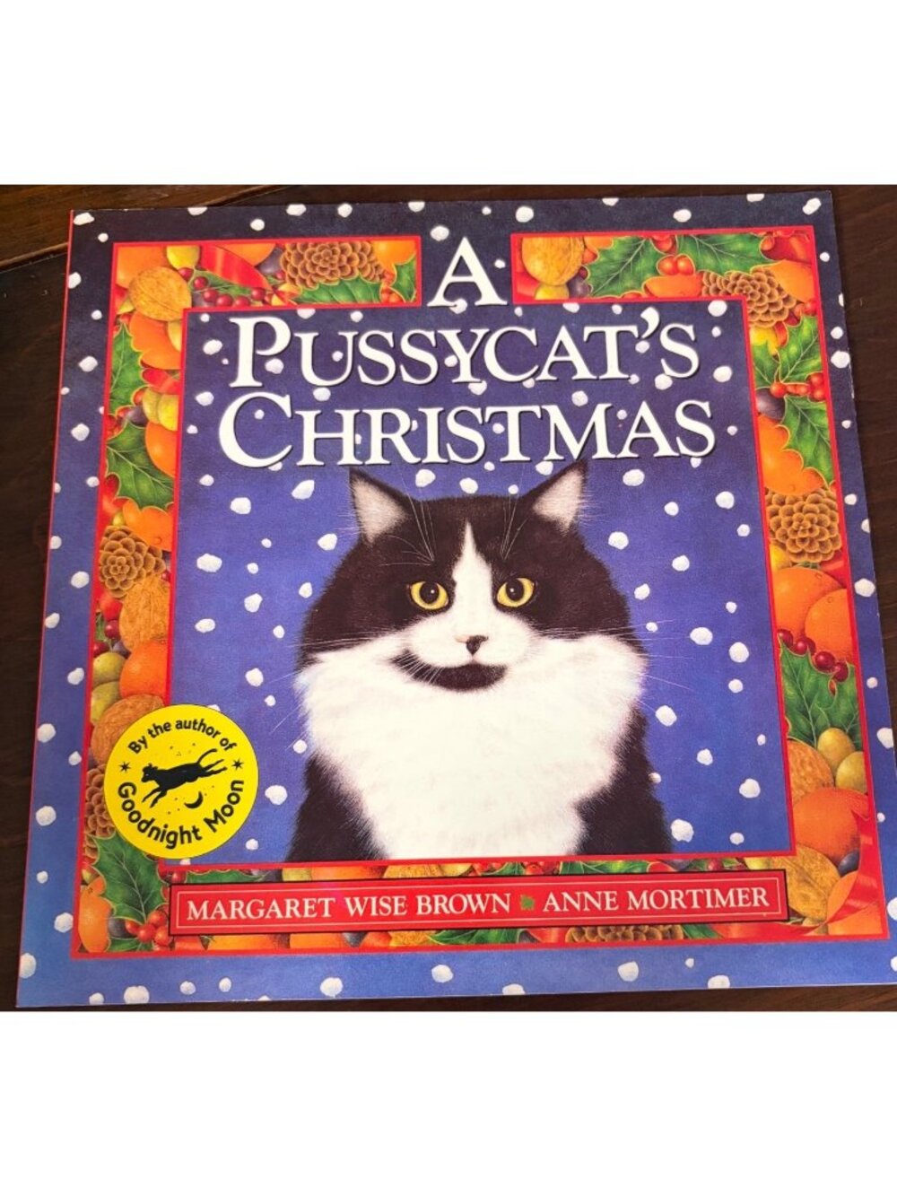 A Pussycats Christmas By Margaret Wise Brown Illustrated By Anne Mortimer